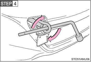 Tighten down the towing eyelet securely using a wheel nut wrench.