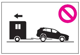 Incorrect rear towing method for a 2WD Toyota RAV4 with front wheels on the ground