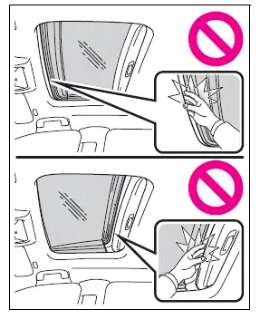 Passenger safety precautions when operating the moon roof